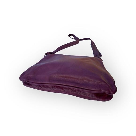 Unbranded bag Maroon/burgundy shoulder bag with gold colored hardware - Picture 6 of 11